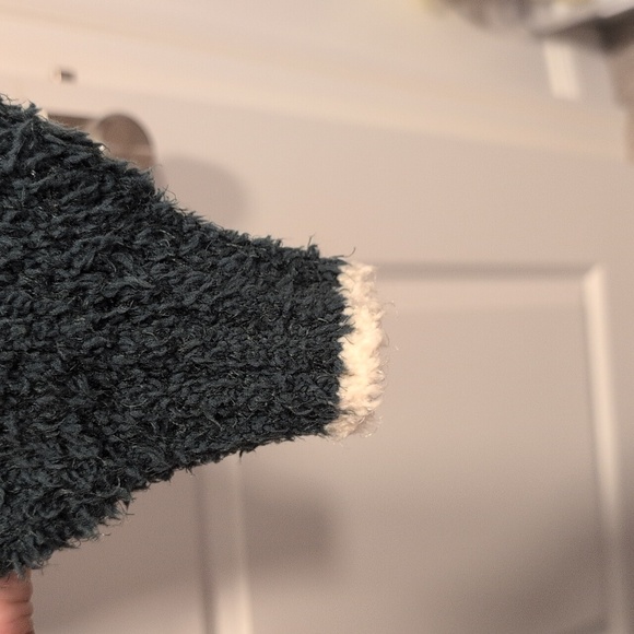 Athleta Girl Plush Knit Dark Green Fuzzy Sweater - Girl Size 8-10 -NWT - Picture 5 of 9